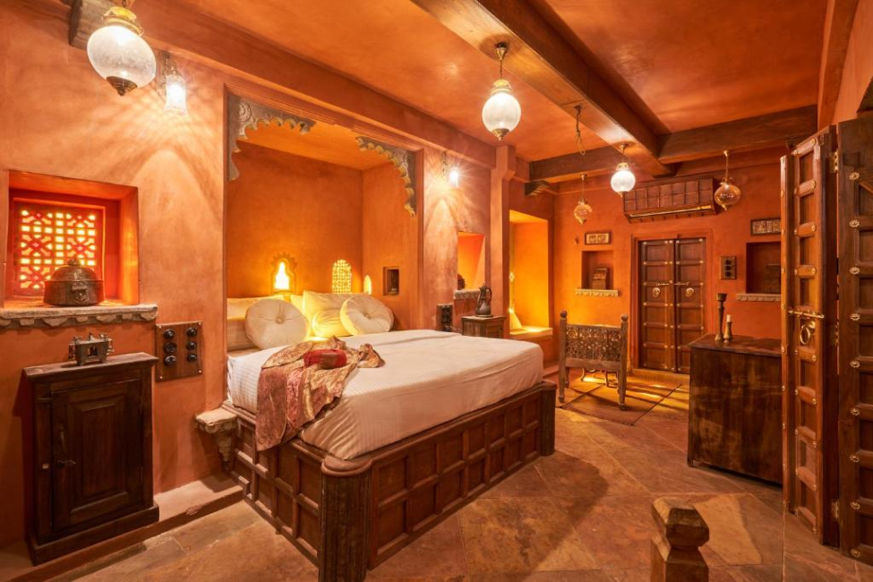 Kaladwas Lal Haveli Room